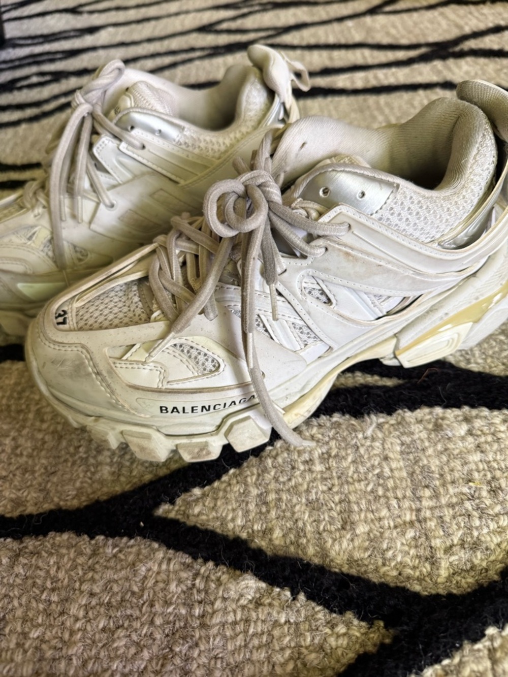 Balenciaga Women’s Cream/White Chunky Track Sneakers - Picture 5 of 6